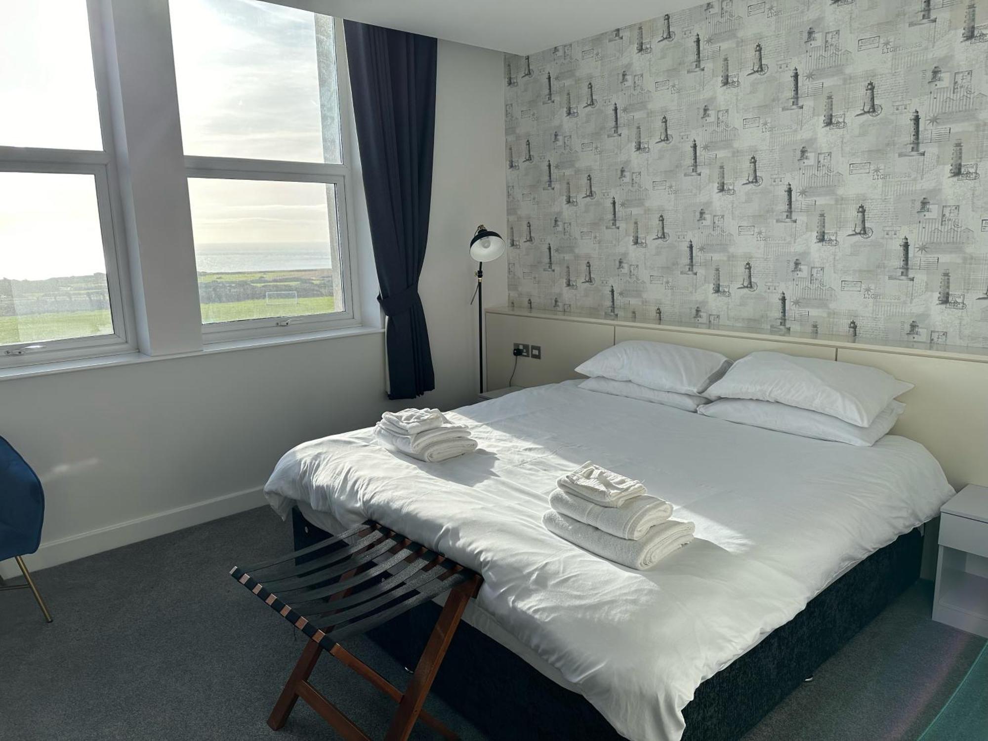 The New Admiralty Hotel Ltd Portland Extérieur photo