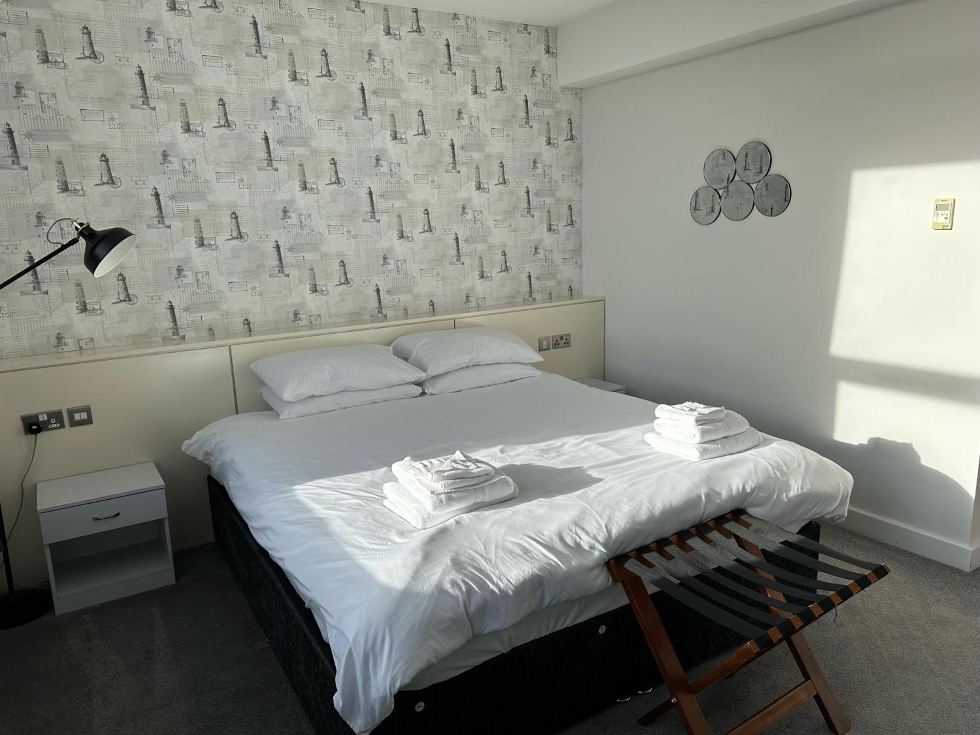 The New Admiralty Hotel Ltd Portland Extérieur photo
