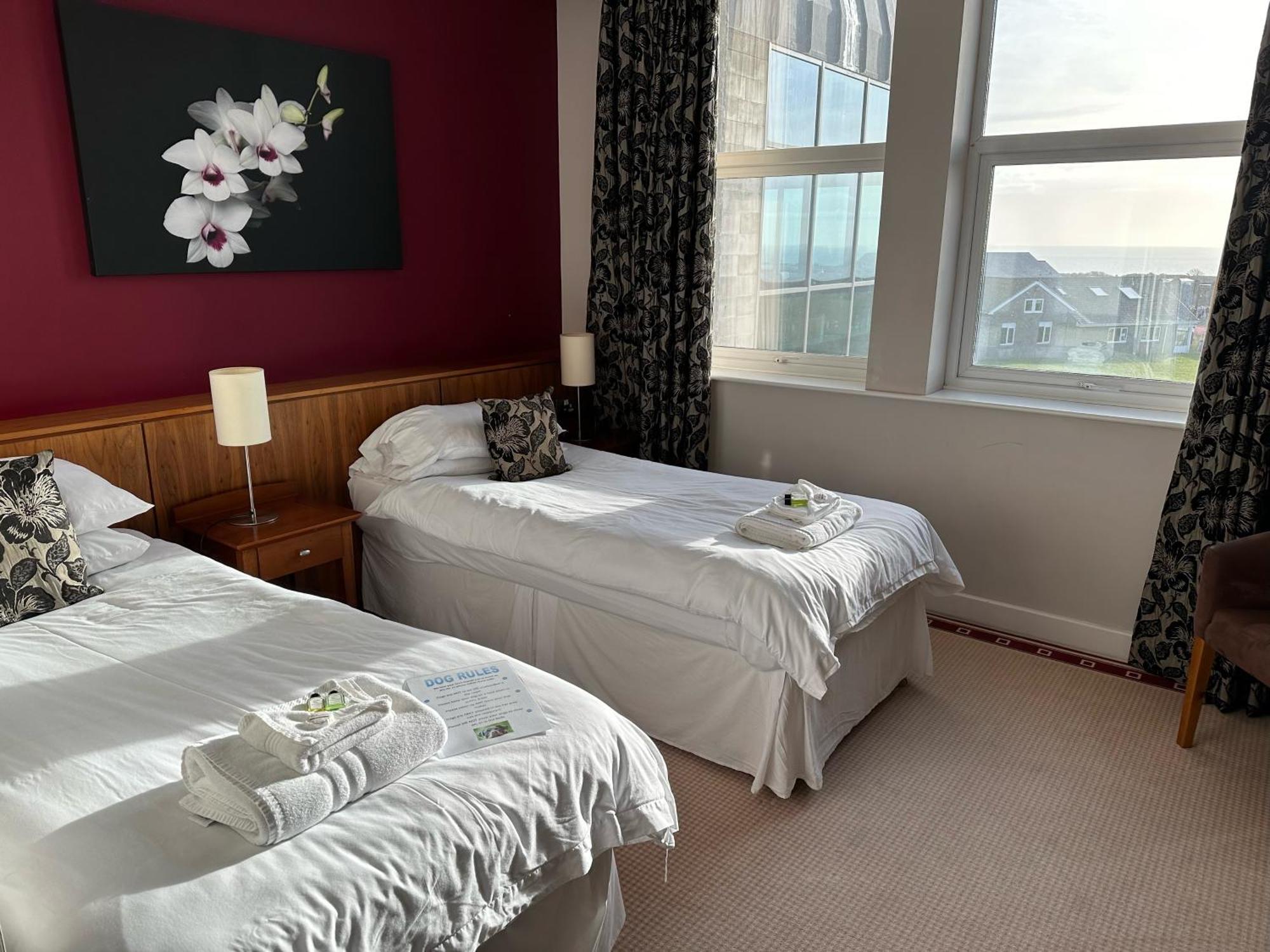 The New Admiralty Hotel Ltd Portland Extérieur photo